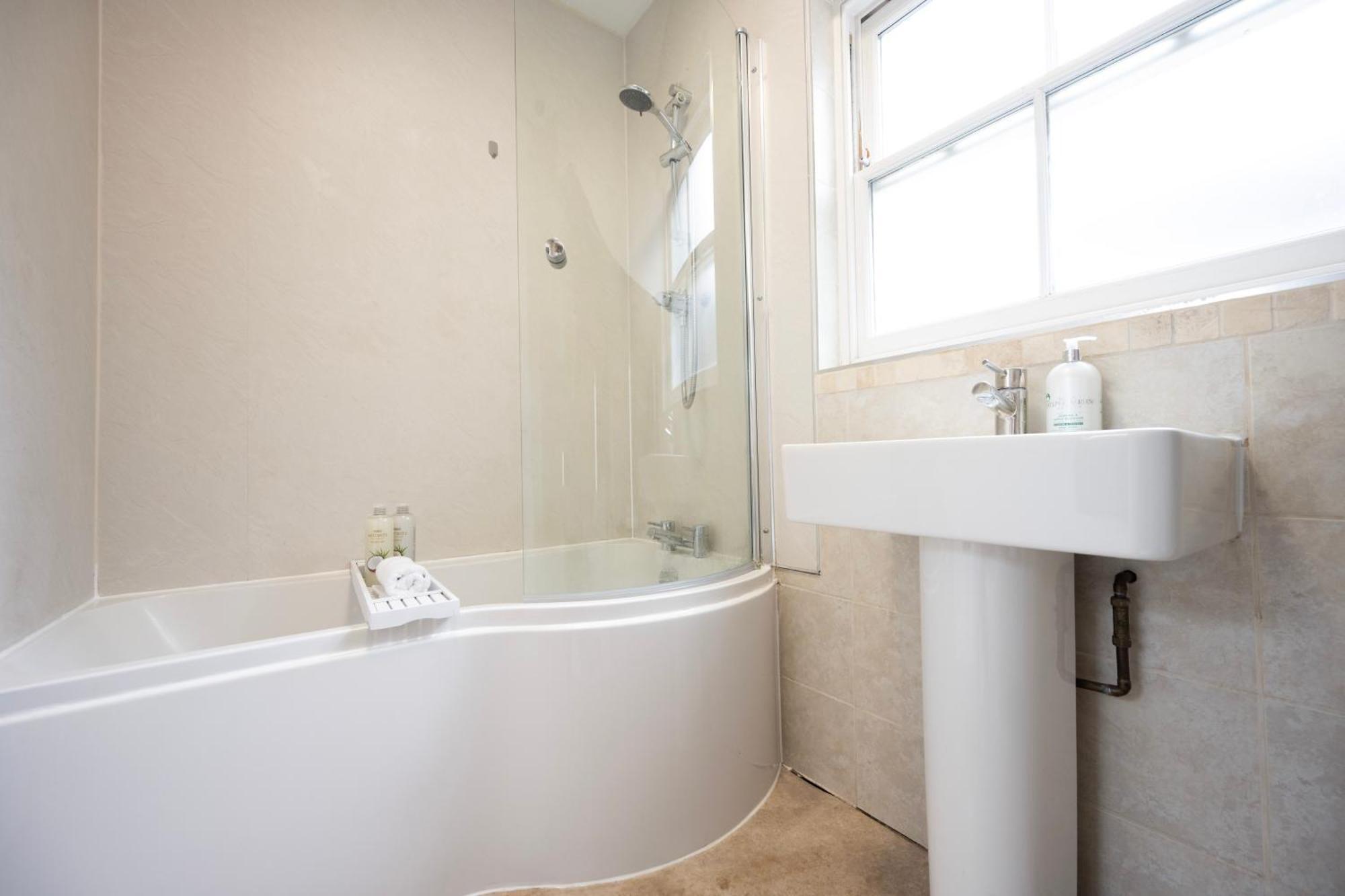 3-Bedroom Charming Central House Canterbury Dış mekan fotoğraf